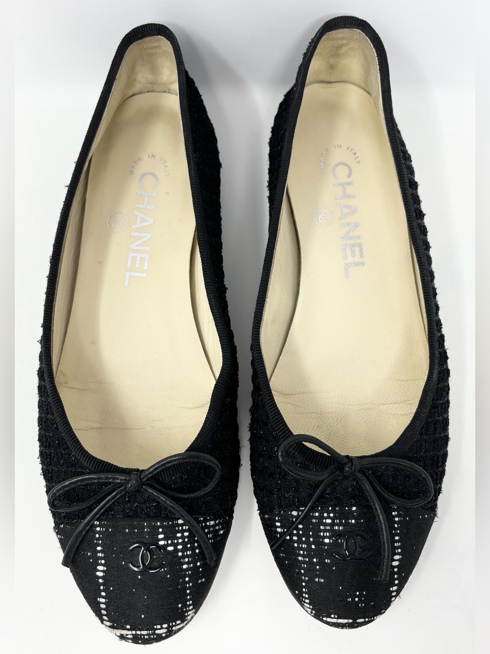 Chanel CC Logo Cap Toe Tweed Ballet Flats Black White Size 37 Authentic - Picture 5 of 15
